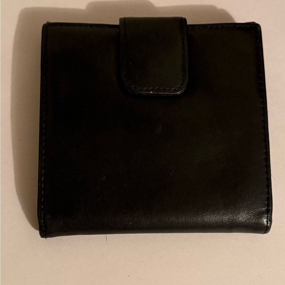 Enzo Angiolini Black Leather Wallet & Change Purse With Chrome Magnetic Snaps - Picture 2 of 6